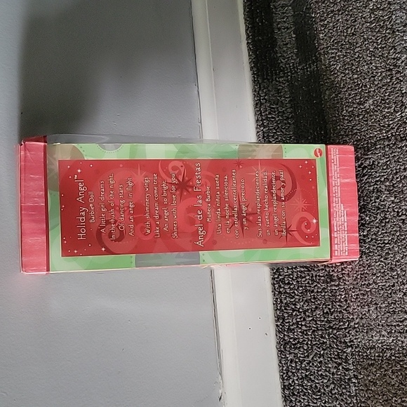 Holiday Angel Barbie - Picture 3 of 7